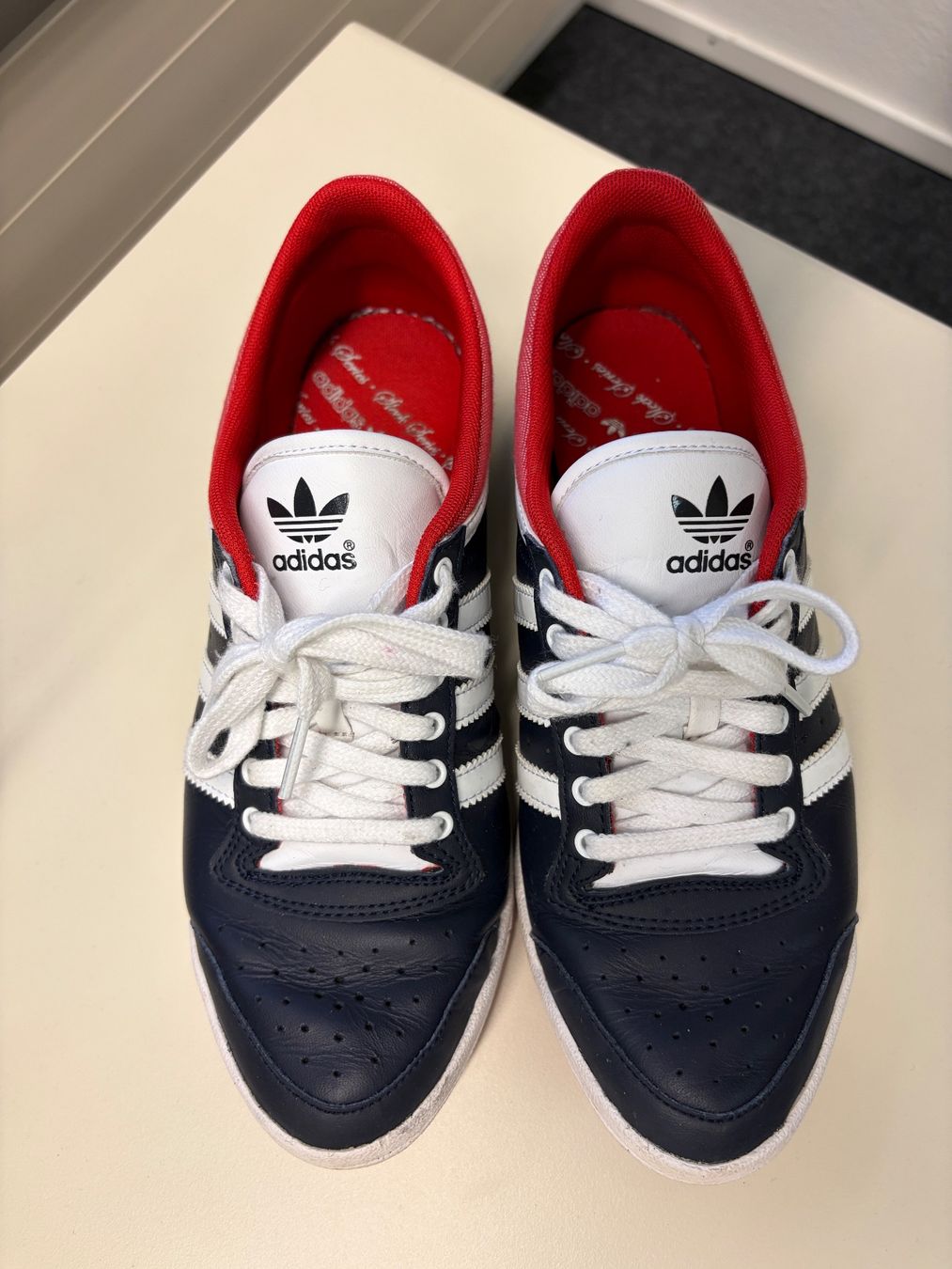 Adidas Scarpe da donna: Adidas Sleek Series Damen Grösse 5.5 oder 38 2/3 – Usato da Malters venduto da and_qsx5 2