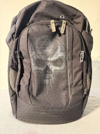 Satch Rucksack Totenkopf Motiv Schwarz