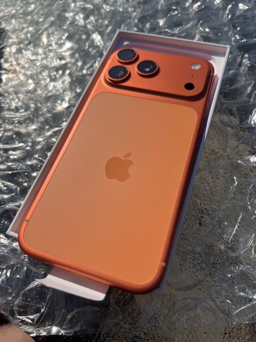 Apple Handys / Smartphones: iPhone 17 Pro Max 256 GB, Cosmic Orange – Neu und originalverpackt aus Aubonne von sad_8mlz 1