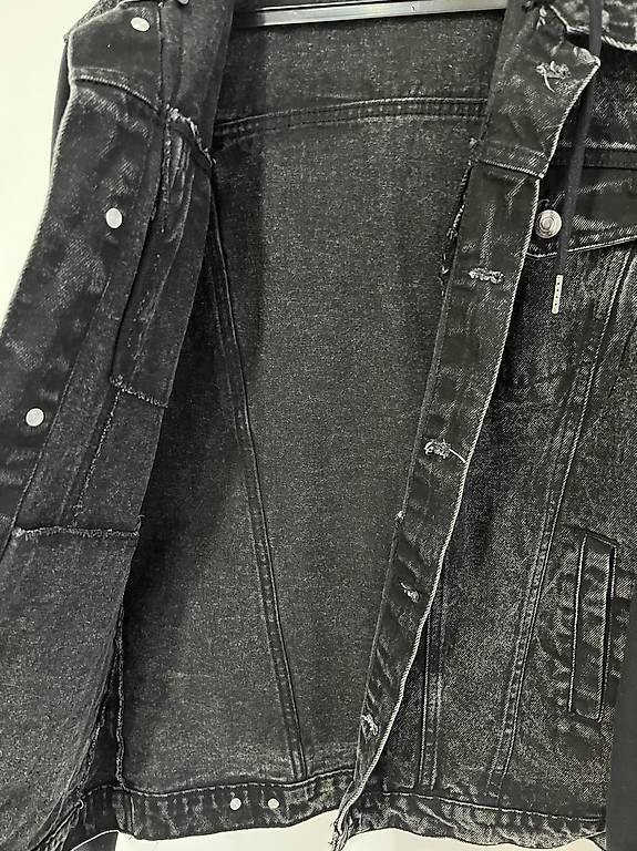 Giacche: Veste en jean noire  – Usato da Genève venduto da Eric1823 3