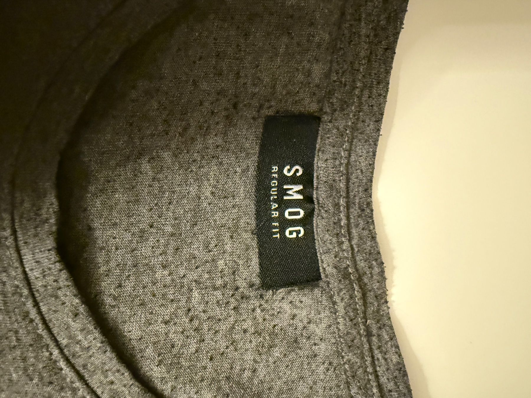 T-shirt: Grauer Shirt – Usato da Suhr venduto da sel_w2yg 2