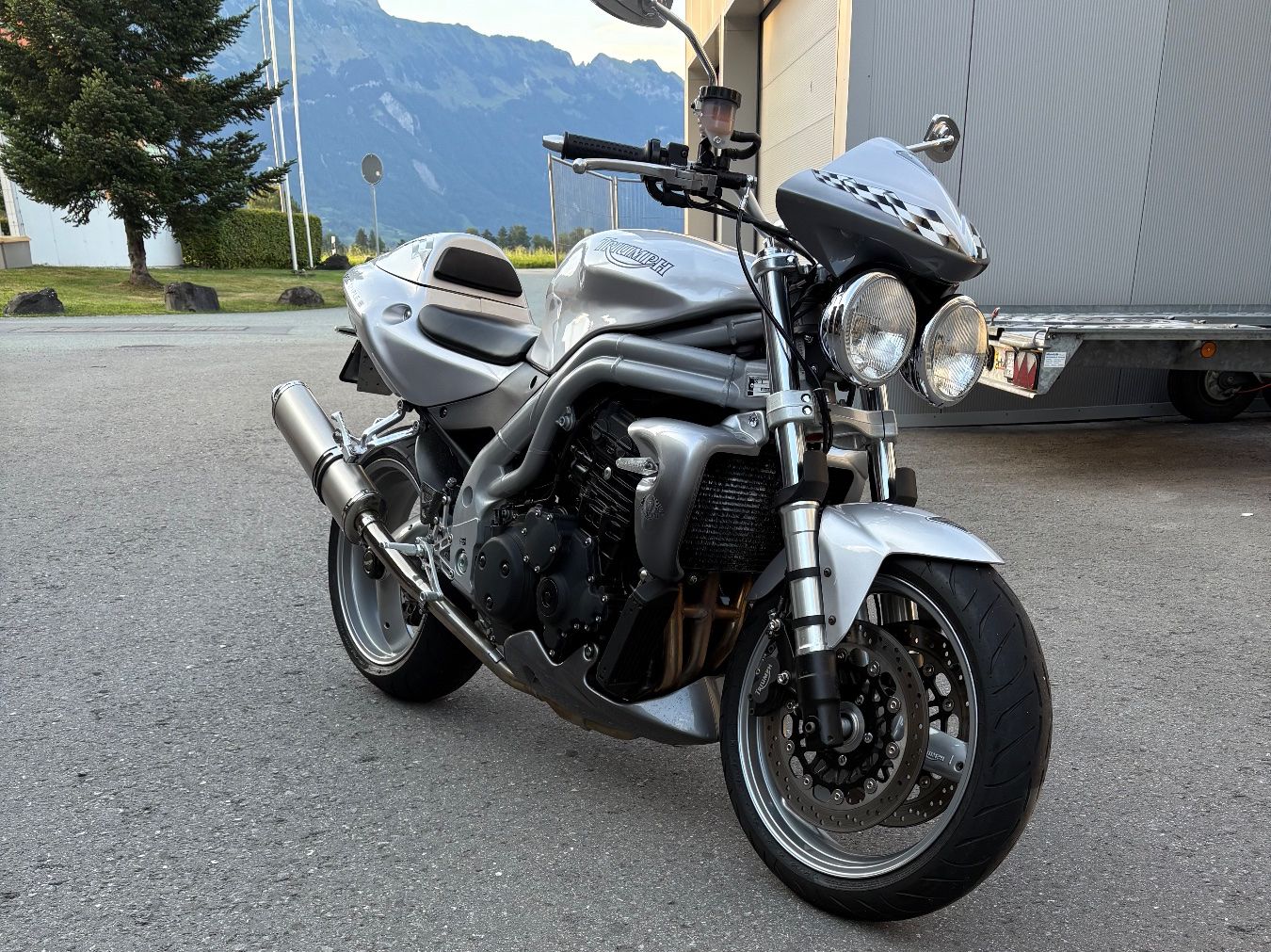Triumph Route: Triumph Speed Triple 955i – D'occasion à Sevelen par oblas