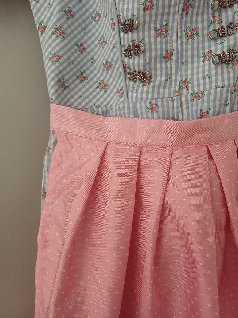 Costumi: Dirndl mit Bluse – Usato da Rothenburg venduto da lauraaurora 2