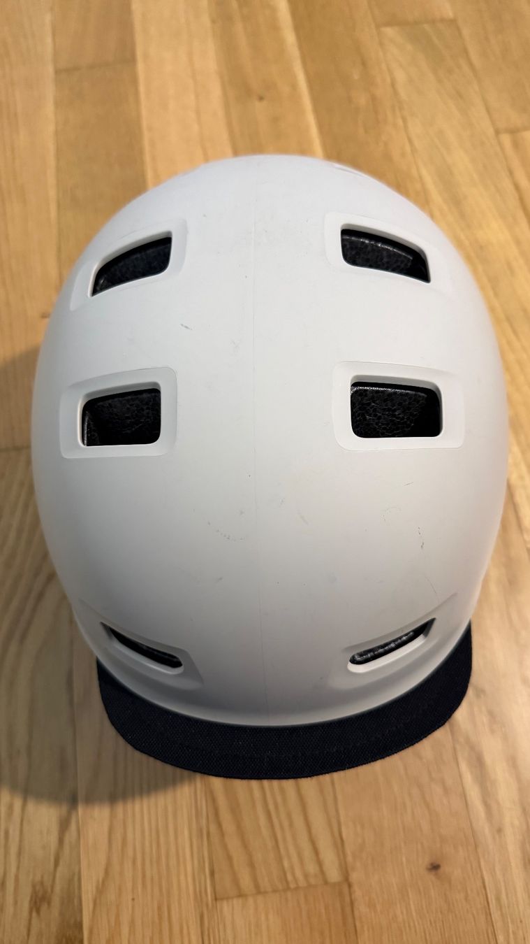Decathlon Caschi: BTwin Helm – Usato da Biel/Bienne venduto da mil_28g8