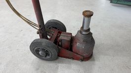 Wagenheber pneumatisch
