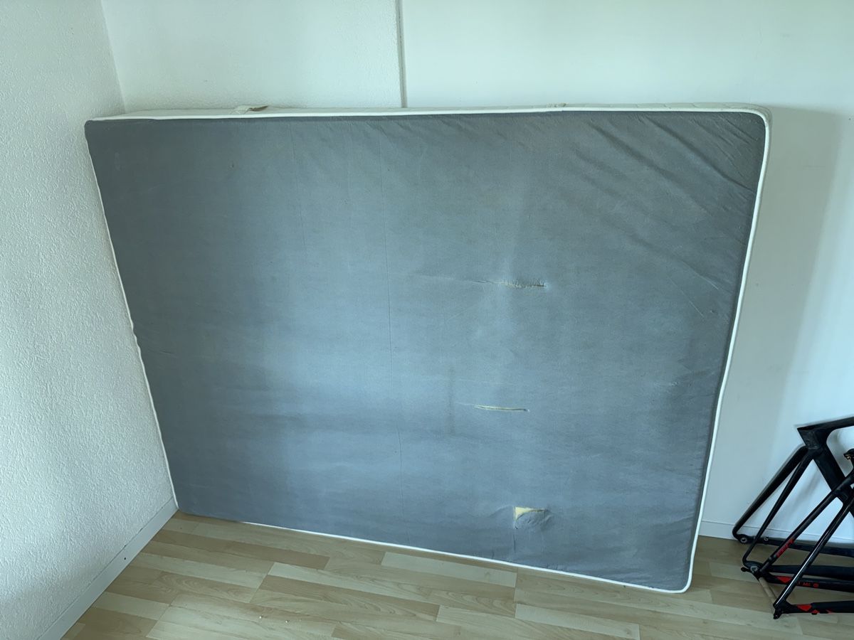 Materassi: Ikea Matratze HYLLESTAD, 160x200 cm – Usato da Bern venduto da hugo_sophian 2