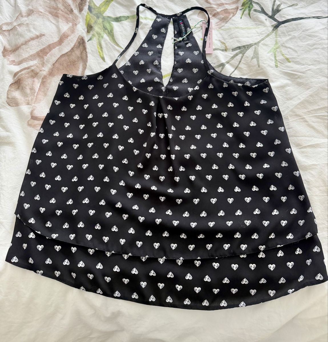 Top: Top avec cœur Even & ODD taille L – Nuovo (secondo la descrizione) da Dombresson venduto da feline_ne