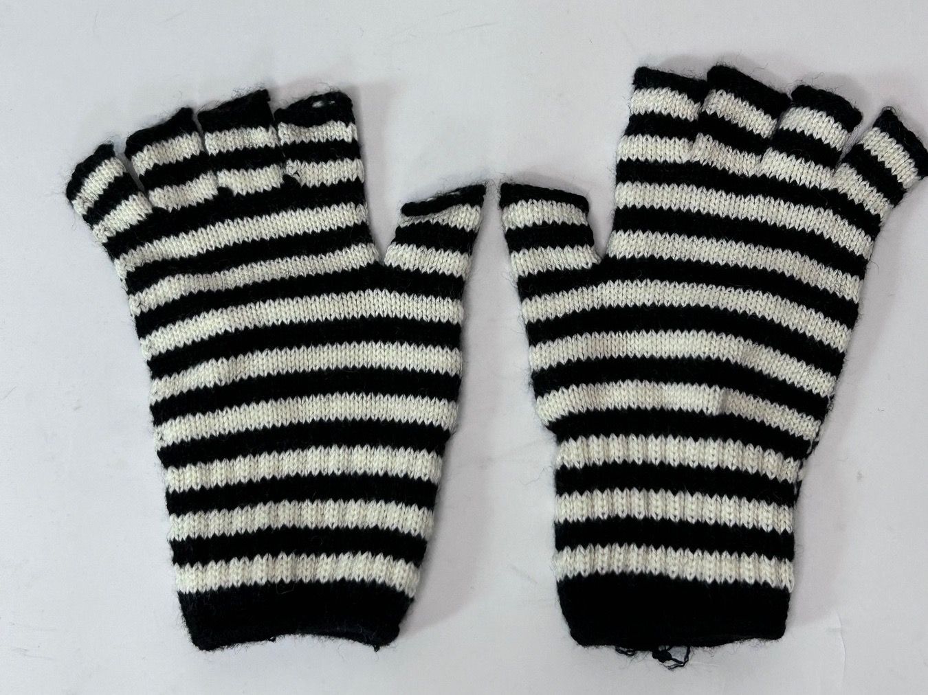 H&M Guanti & manicotti: Brandy Melville Handschuhe – Usato da St. Gallen venduto da look-twice