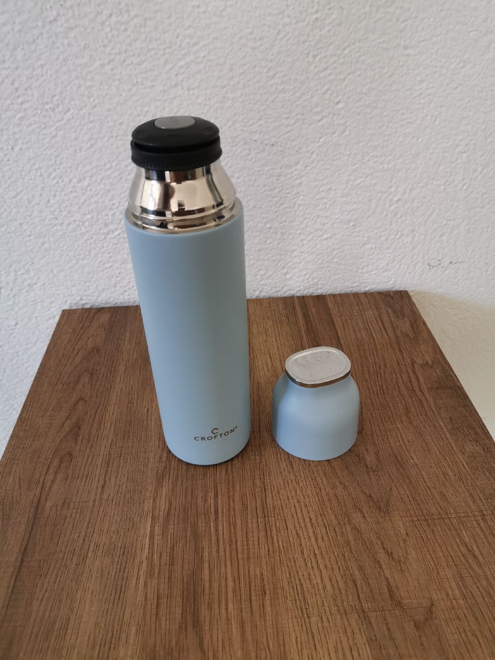 Trinkflaschen & Thermosflaschen: Stylische Crofton Isolierflasche Hellblau – Neu und originalverpackt aus Bonaduz von TheCahenzli 1