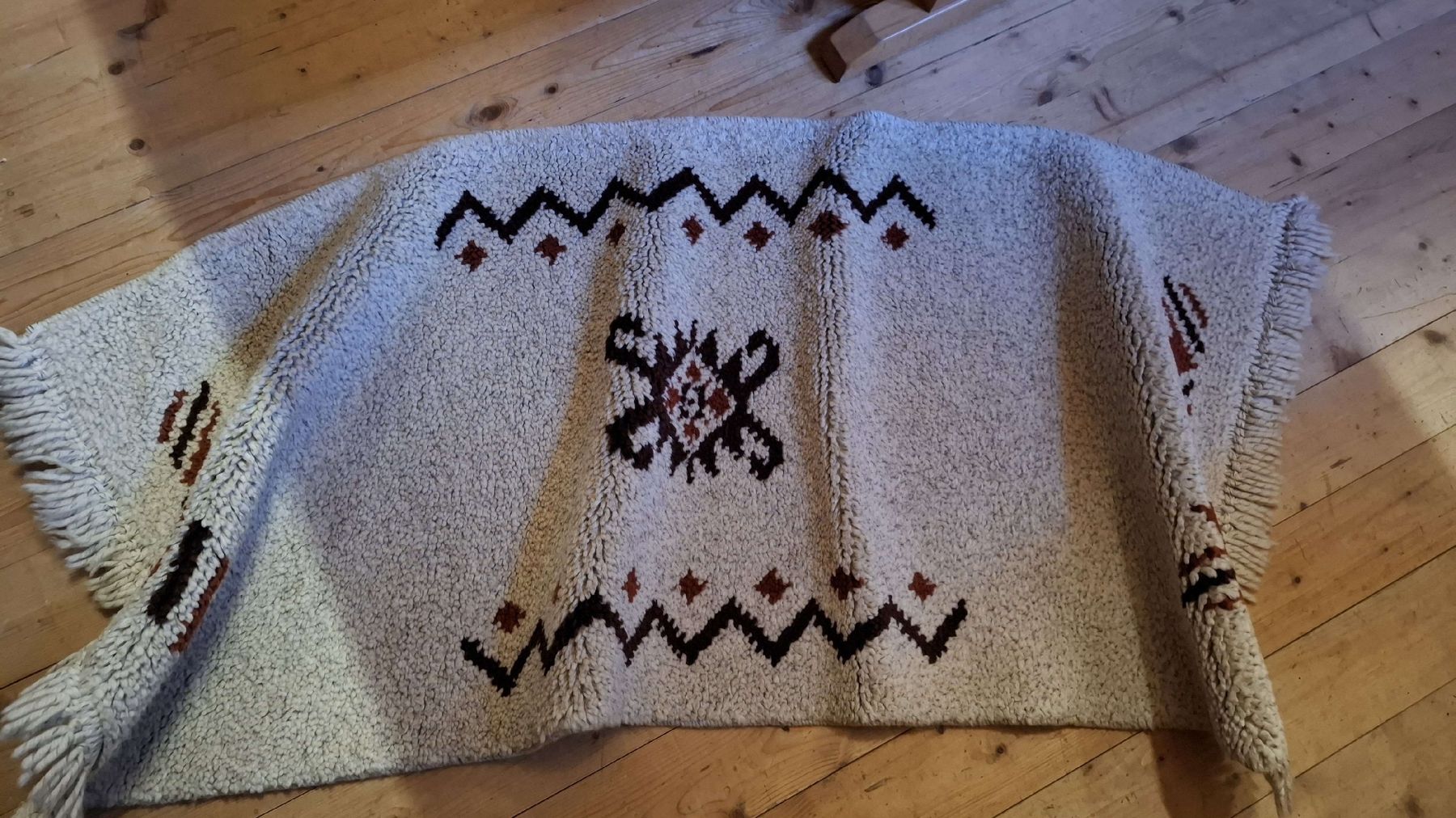 Tappeti: Wollteppich mit Muster beige braun gebraucht – Usato da Wittenbach venduto da ValentinaG