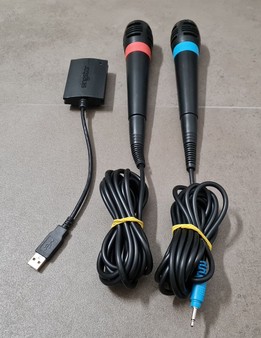 Sony Controller: Original Singstar Set - 2 Mikrofone + Adapter – Usato da Birsfelden venduto da Dealgoenner24 1