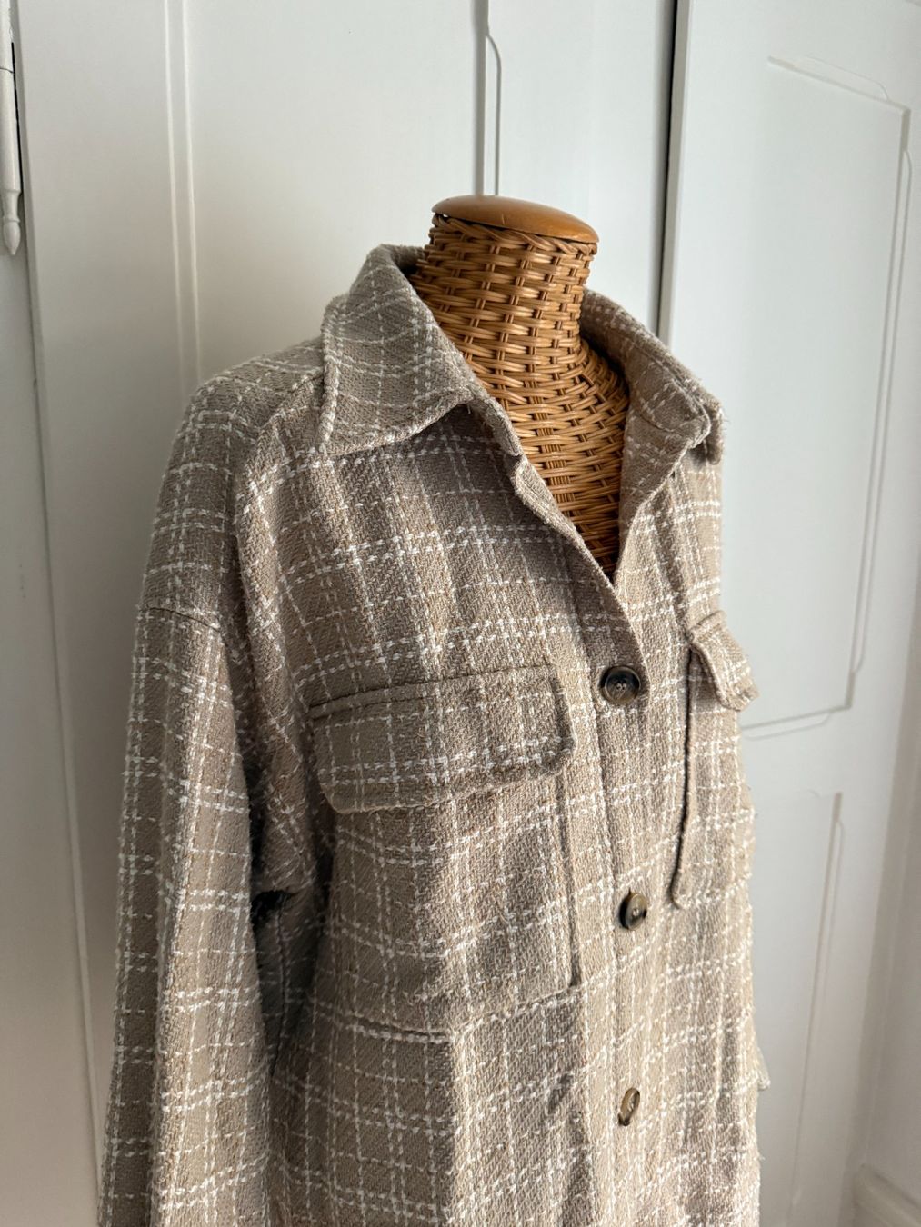 H&M Giacche: Jacke beige kariert leicht M/L – Usato da Zürich venduto da Diazaio 1