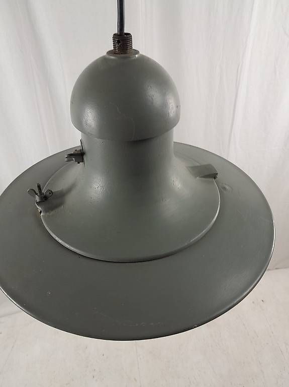Lampen: Vintage Hängeleuchte Industrial Art grau anthrazit – Gebraucht aus Hittnau von v-v-onlineverkauf