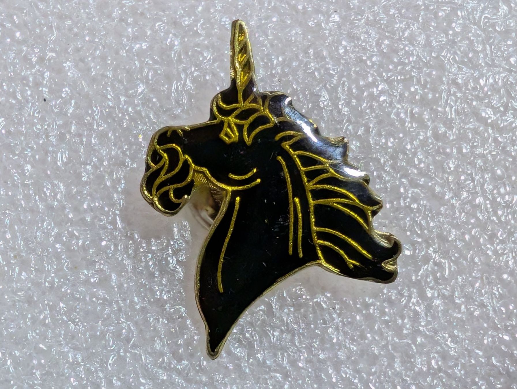 Plaketten & Abzeichen: Ansteckpin 245: Einhorn – Gebraucht aus Oppligen von Pin-Fall-Shop