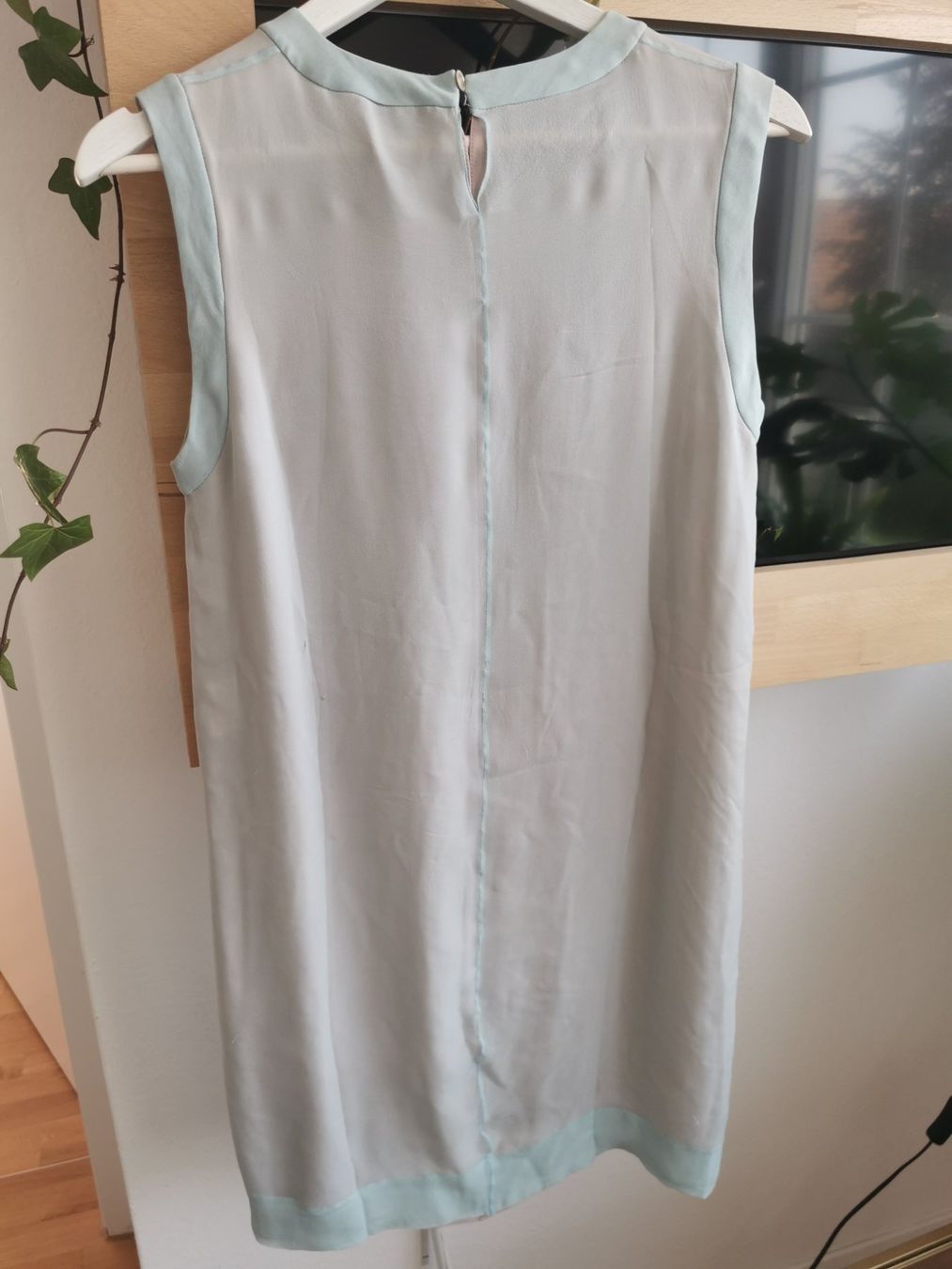 Saint Laurent Kleider: Yves Saint Laurent Kleid, 100 % silk – Gebraucht aus Zollikon von Oksana206 1