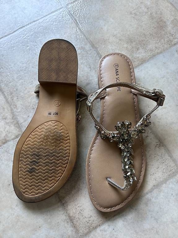 Scarpe da donna: Sandales dorées 39  – Usato da Veyrier venduto da Nath9279 1