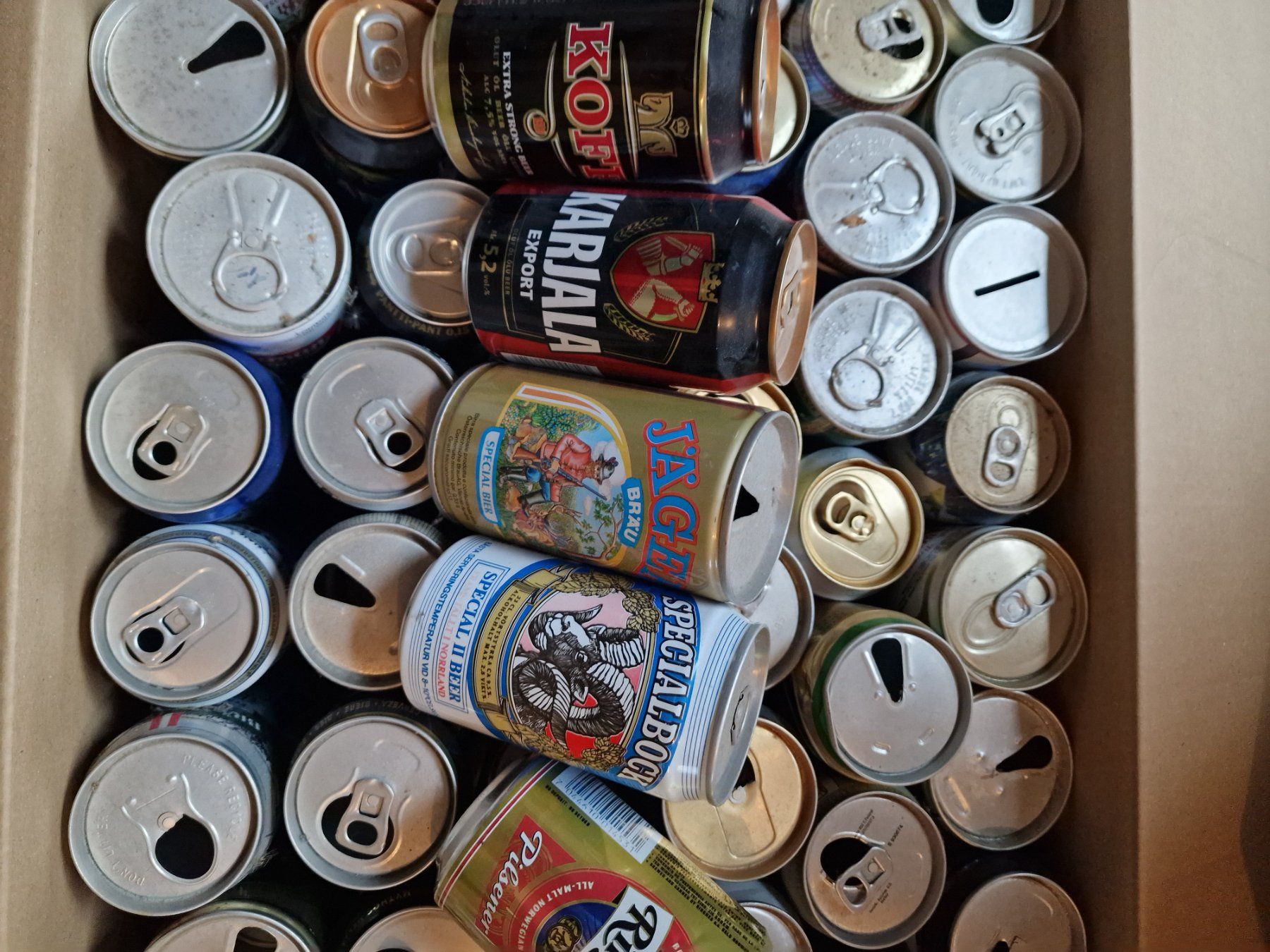 Spirituosen: 153 canettes de bière 330-350ml – Gebraucht aus Delémont von youhoucans 2