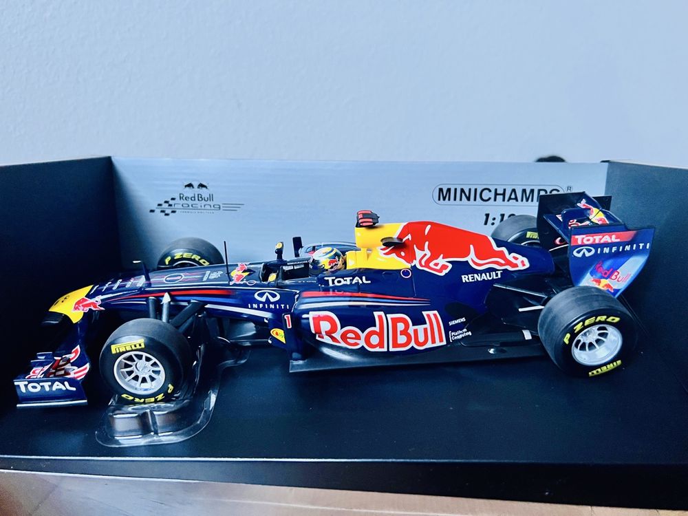 Vettel 2011 F1 Red Bull RB7 1:18 (Neu (gemäss Beschreibung)) in Kloten ...