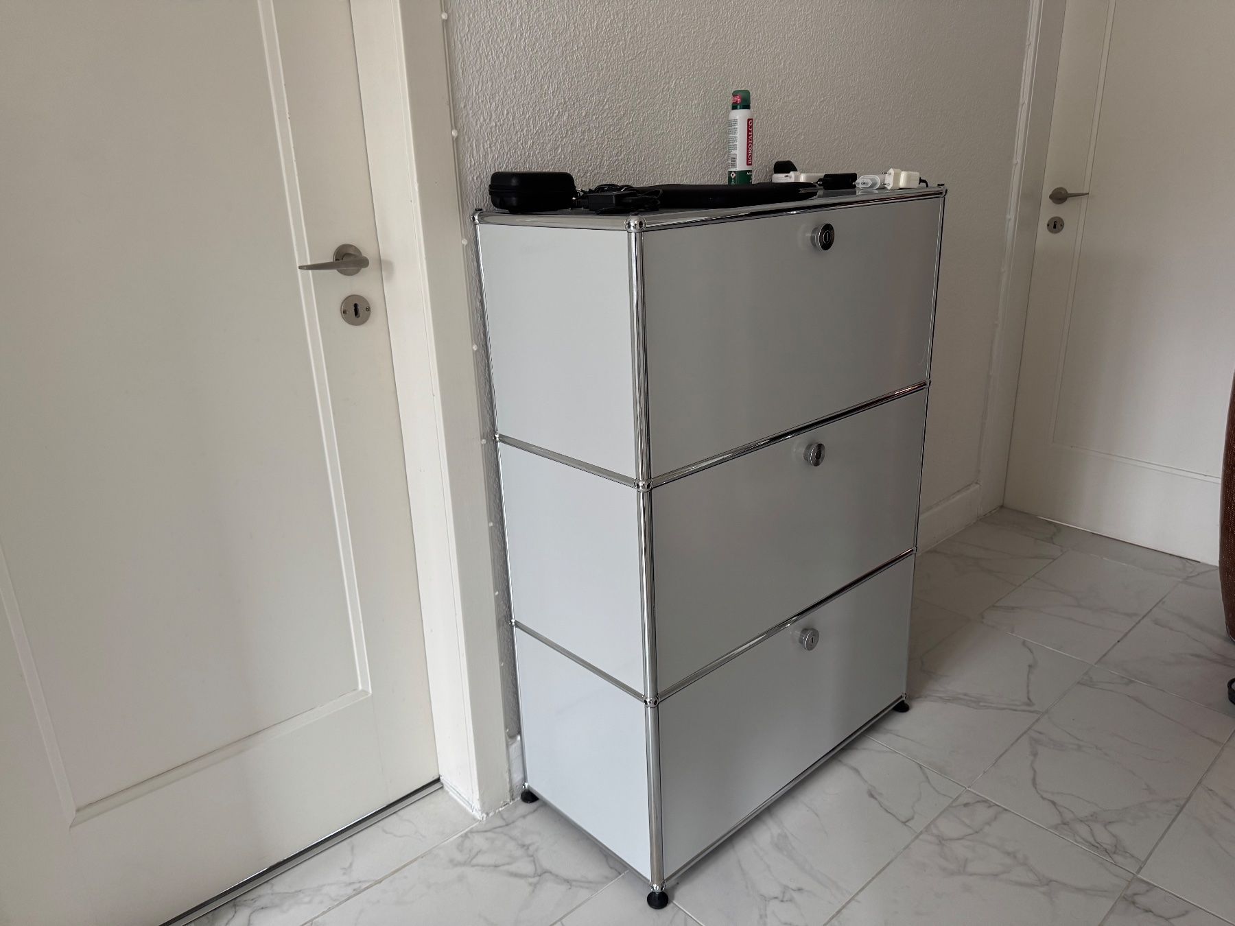 USM Kommoden: Usm Highboard Lichtgrau Lieferung Gratis – Gebraucht aus Thun von altstadt-thun