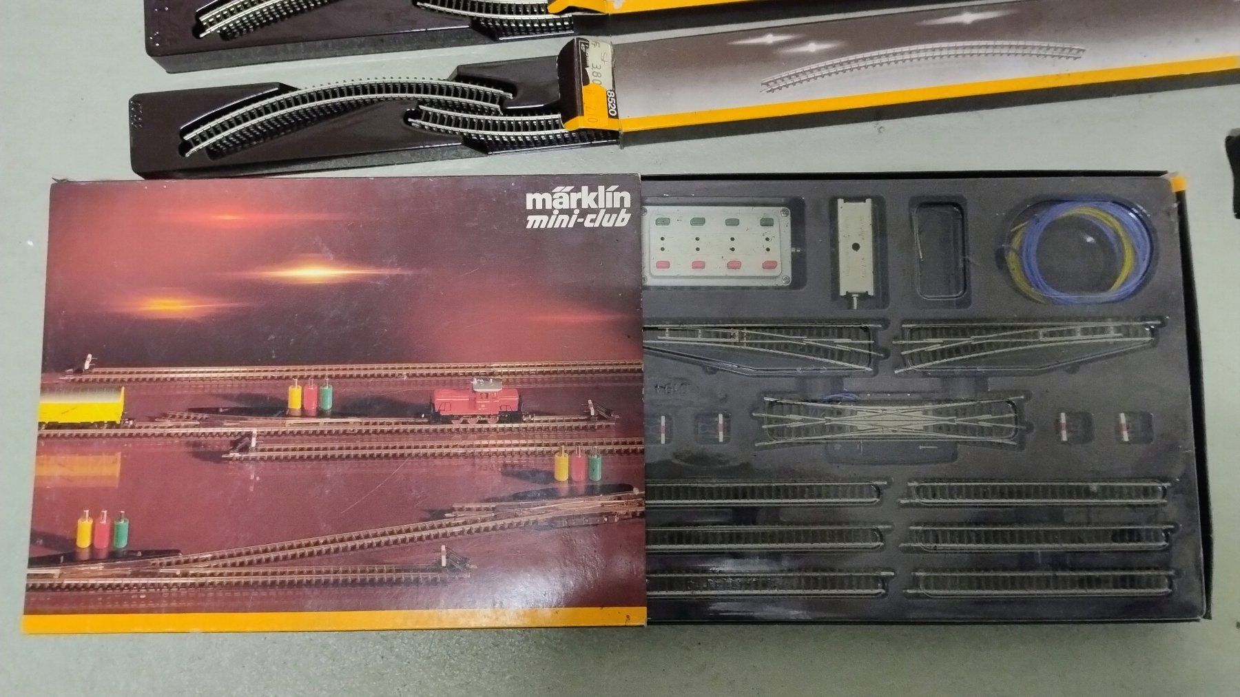 Märklin Modellini di ferrovie: Märklin Z Gleise, Weichen, Schienen – Usato da Oberwil BL venduto da Petermib 3
