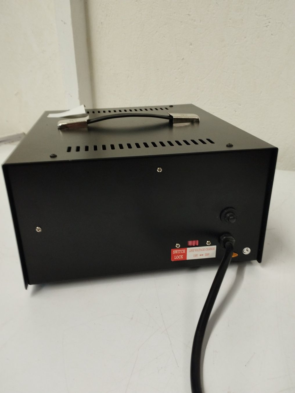 Alimentazione elettrica: 1 x Automatic Voltage Regulator MVR 3000, 220 V- 110V – Usato da Schupfart venduto da philippb06 2
