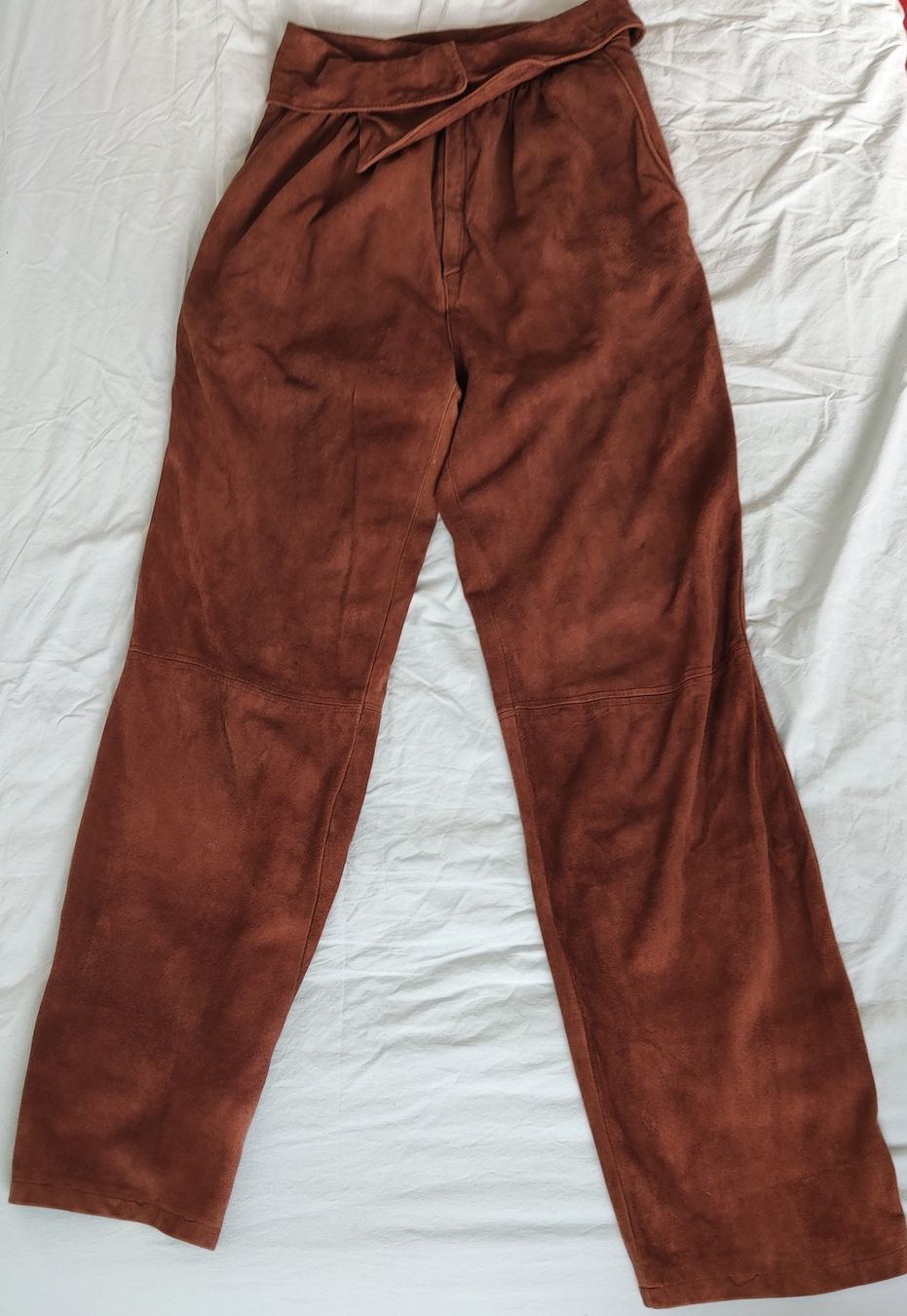 Pantaloni: Pantalon en daim vintage – Usato da Orbe venduto da ecilea