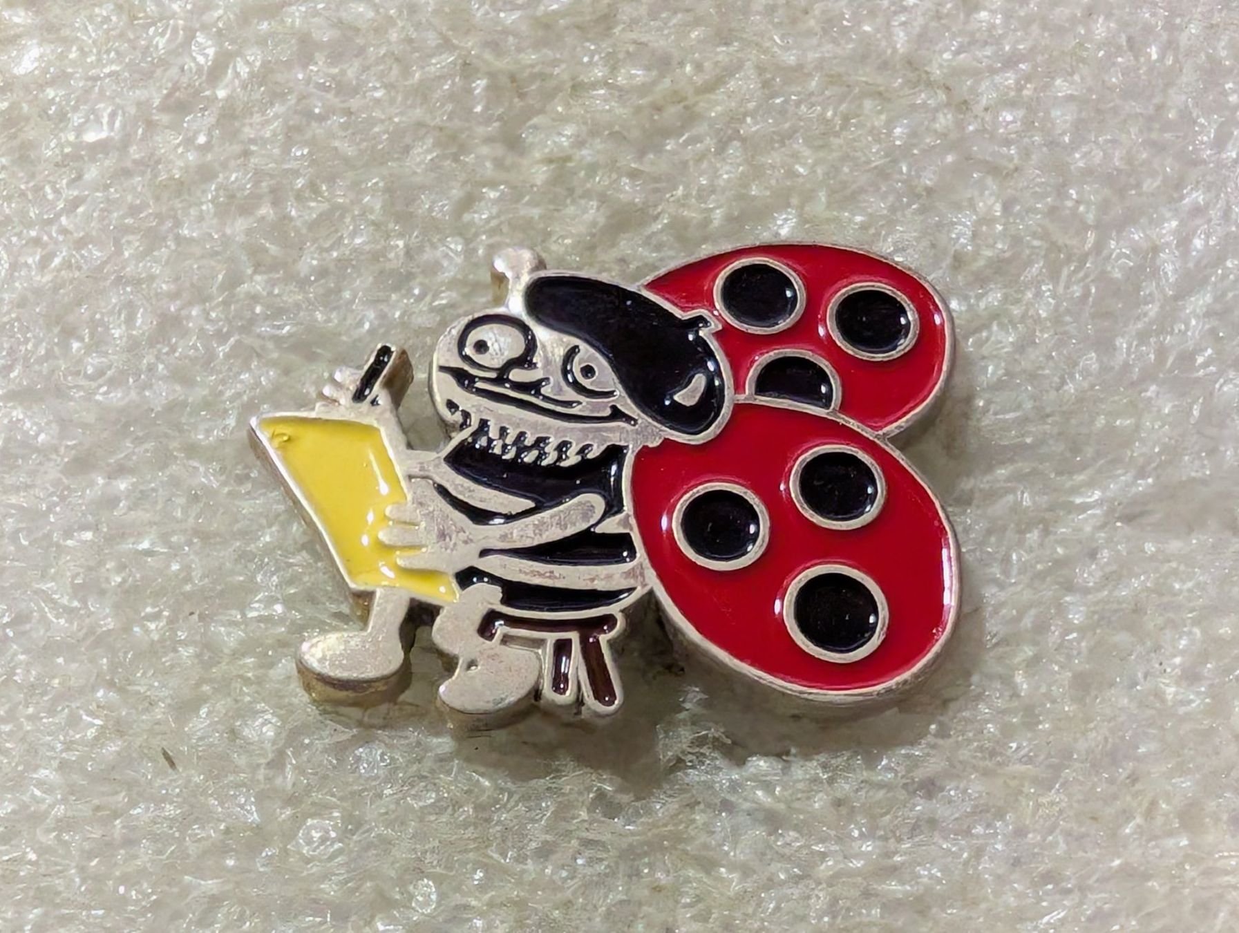 Placchette & Badge: Ansteckpin 177: Sonntagsblick – Usato da Oppligen venduto da Pin-Fall-Shop