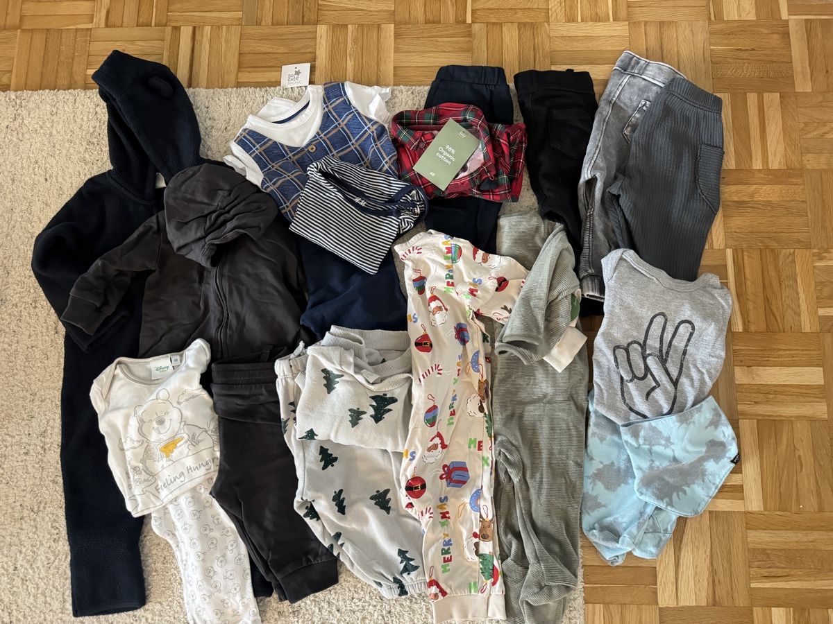 H&M Lotti di vestiti: Babykleider inkl. Sets Gr.68 – Usato da Flawil venduto da pir_x7ff