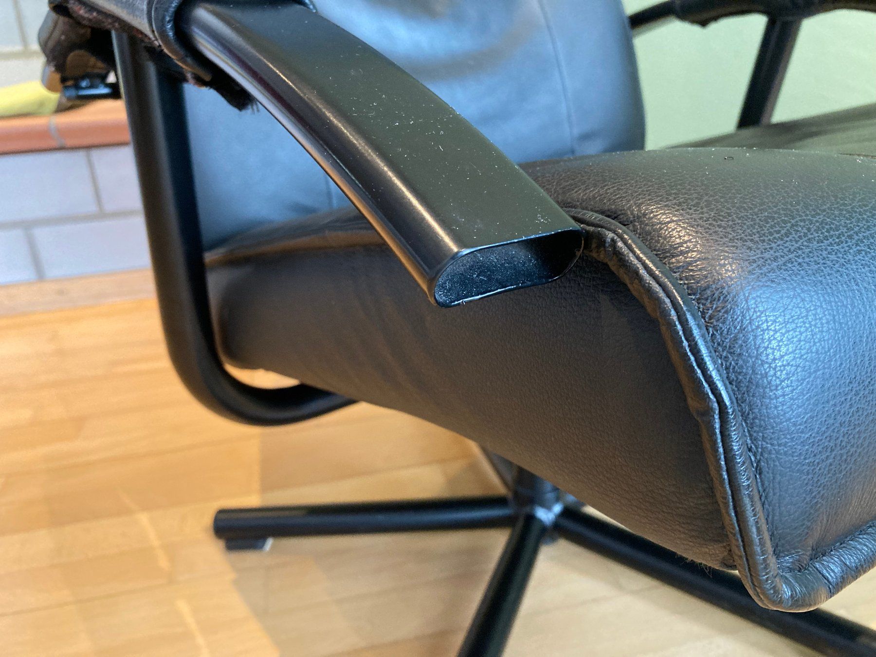 Poltrone: Ledersessel / Relax-Sessel in Echtleder – Usato da Remigen venduto da Murumuru 4