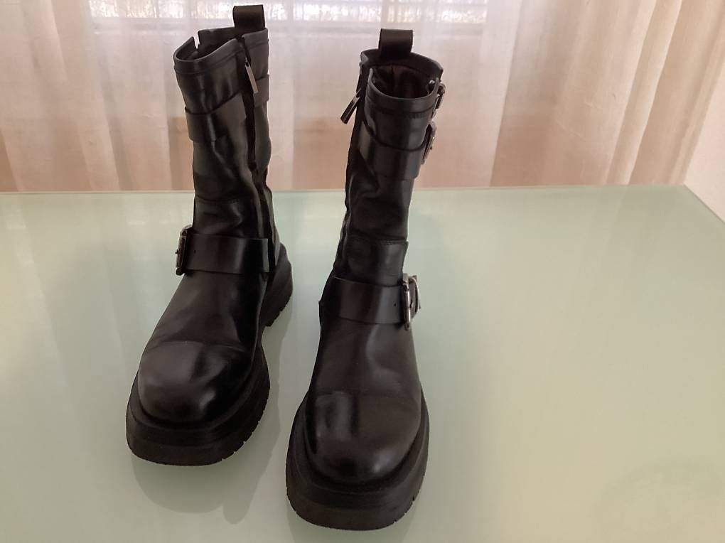 Damenschuhe: Bikers – Gebraucht aus Minusio von dan_q7sp