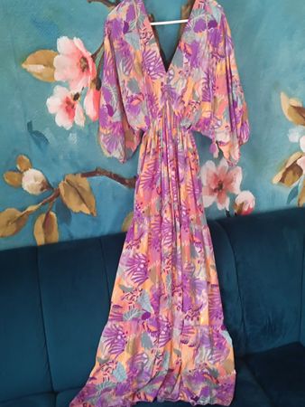 Sommerliches Maxikleid mit Blumenmuster, Grösse 38/M