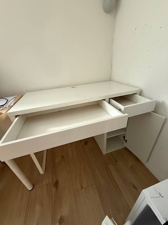 Scrivanie: Bürotisch MICKE von Ikea – Usato da Belp venduto da Ferdi80 1