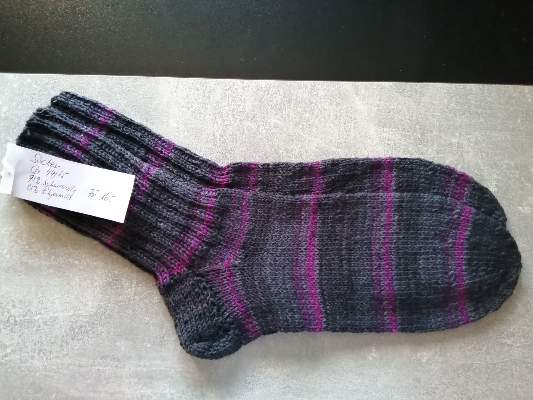 Calze: Socken handgestrickt, Grösse: 44/45 – Nuovo (secondo la descrizione) da Altstätten SG venduto da willipatricia