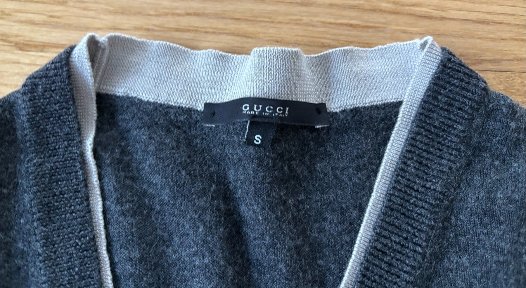 Gucci Pullover & Sweatshirts: Gucci Strickjacke – Gebraucht aus Luzern von bed_rtf5 2