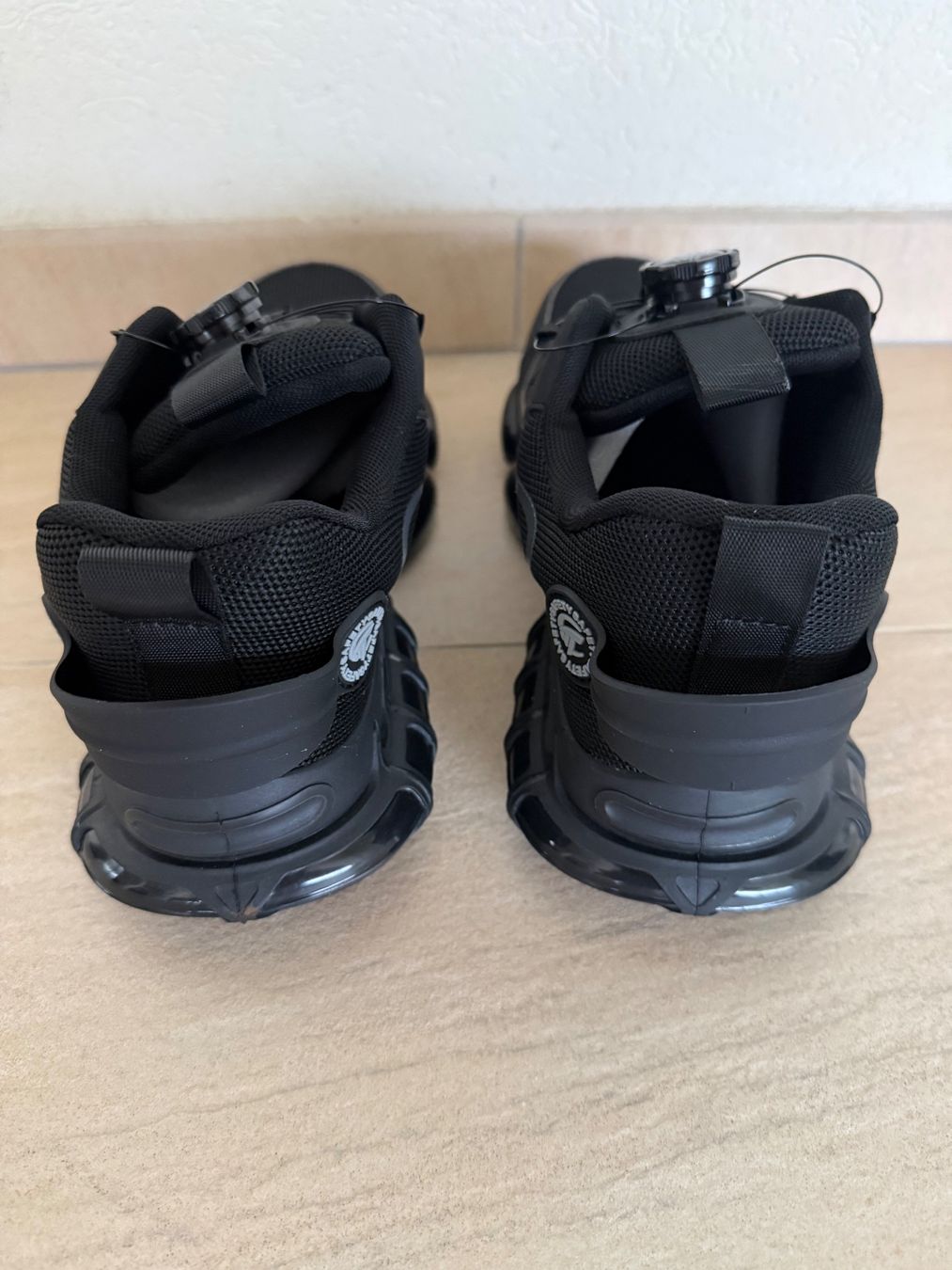 Scarpe da uomo: Chaussures de Sécurité S3, Embout en Acier, p. 44 – Nuovo e nell'imballaggio originale da St-Gingolph venduto da GoldenKeys 1