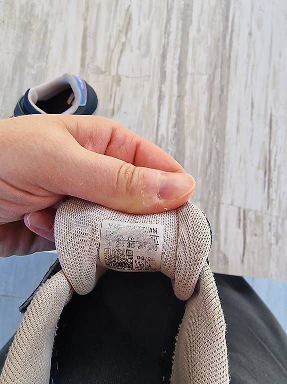 Scarpe per ragazzi: Adidas Turnschuhe Gr. 35 – Usato da Würenlingen venduto da Nicole3671 2