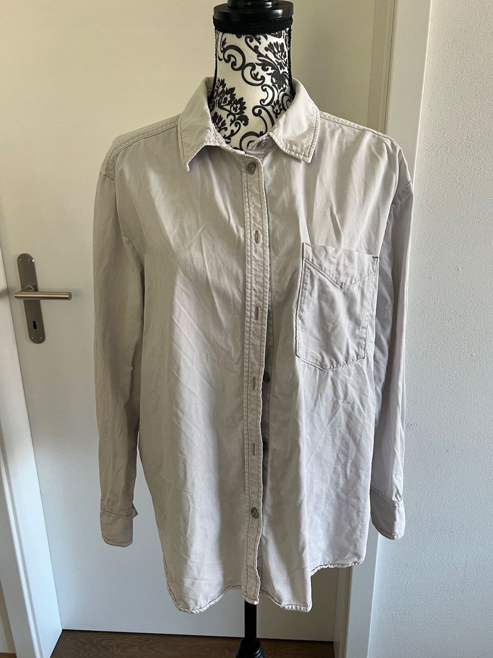 H&M Blusen: 👚Bluse Hemd hellgrau L – H&M – Neu (gemäss Beschreibung) aus Vaduz von NotNeeded