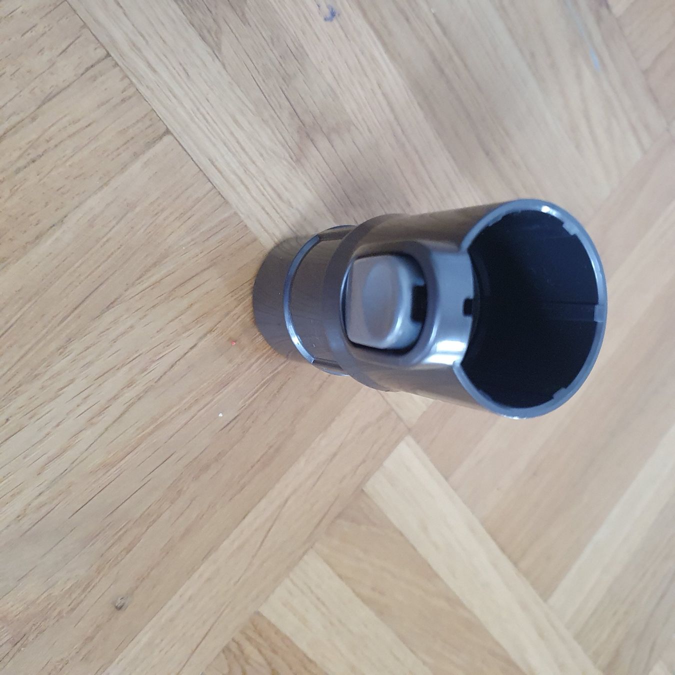 Dyson Aspirapolveri & Accessori: Adaptateur Dyson pour accessoires DC08 – Usato da Prilly venduto da RoDyRe 3