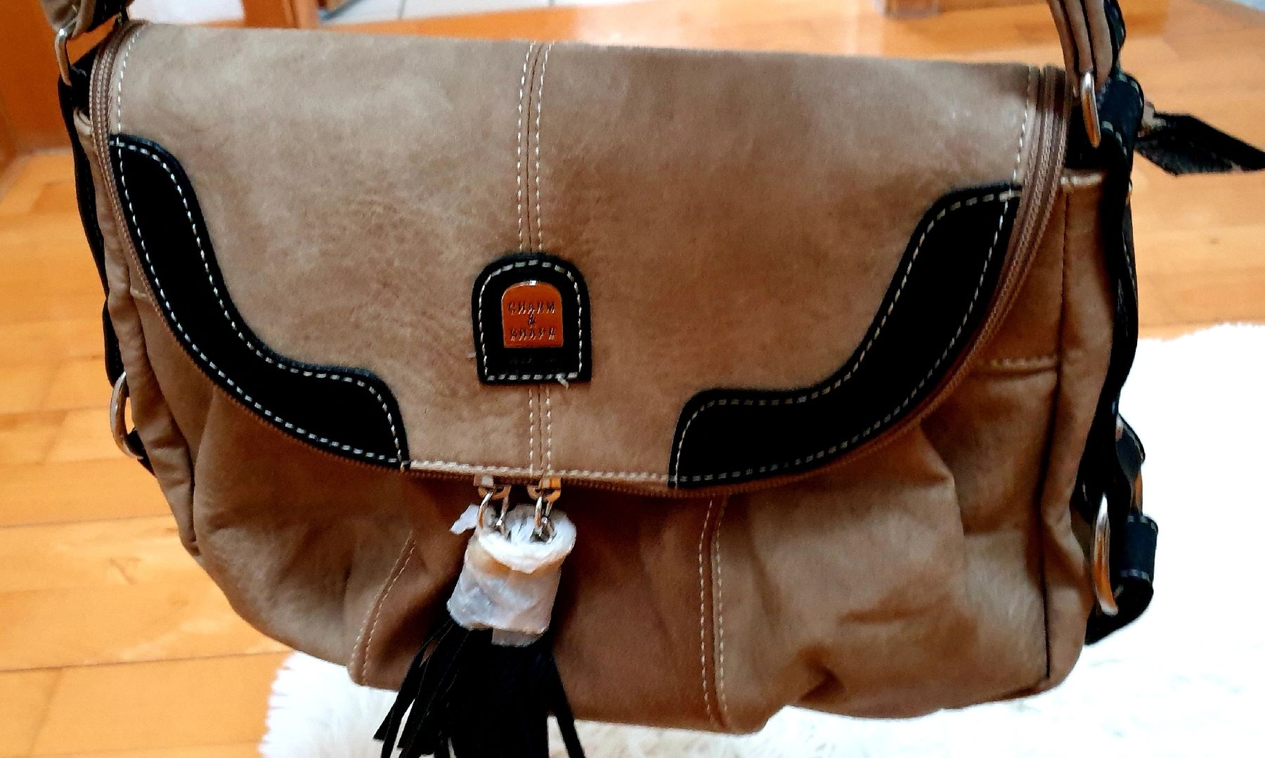 Borse da donna: Charm & Shape Damen Tasche braun/schwarz – Nuovo e nell'imballaggio originale da Thun venduto da Vinkaa 1