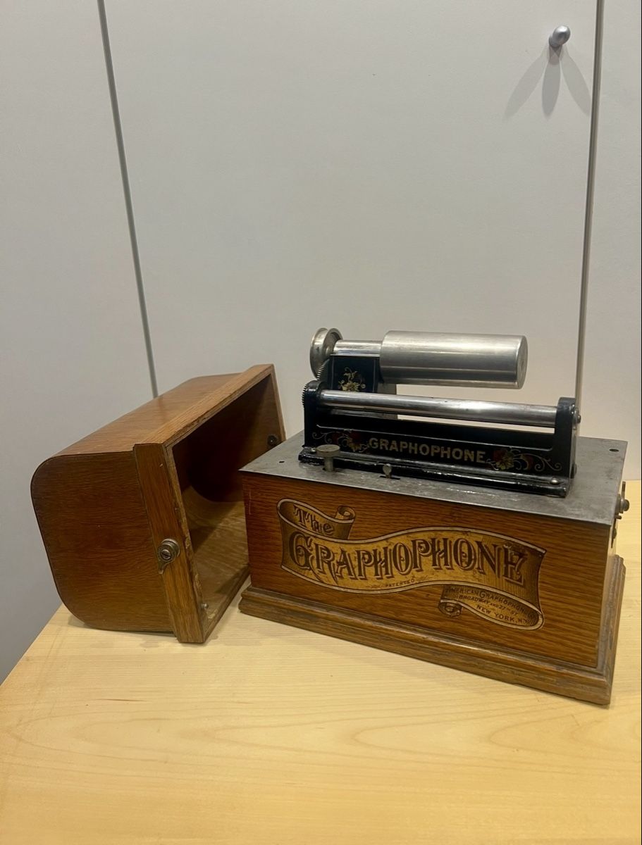 Plattenspieler: Gramophone Graphophone  – Gebraucht aus Münchenstein von cor_wpw2 2