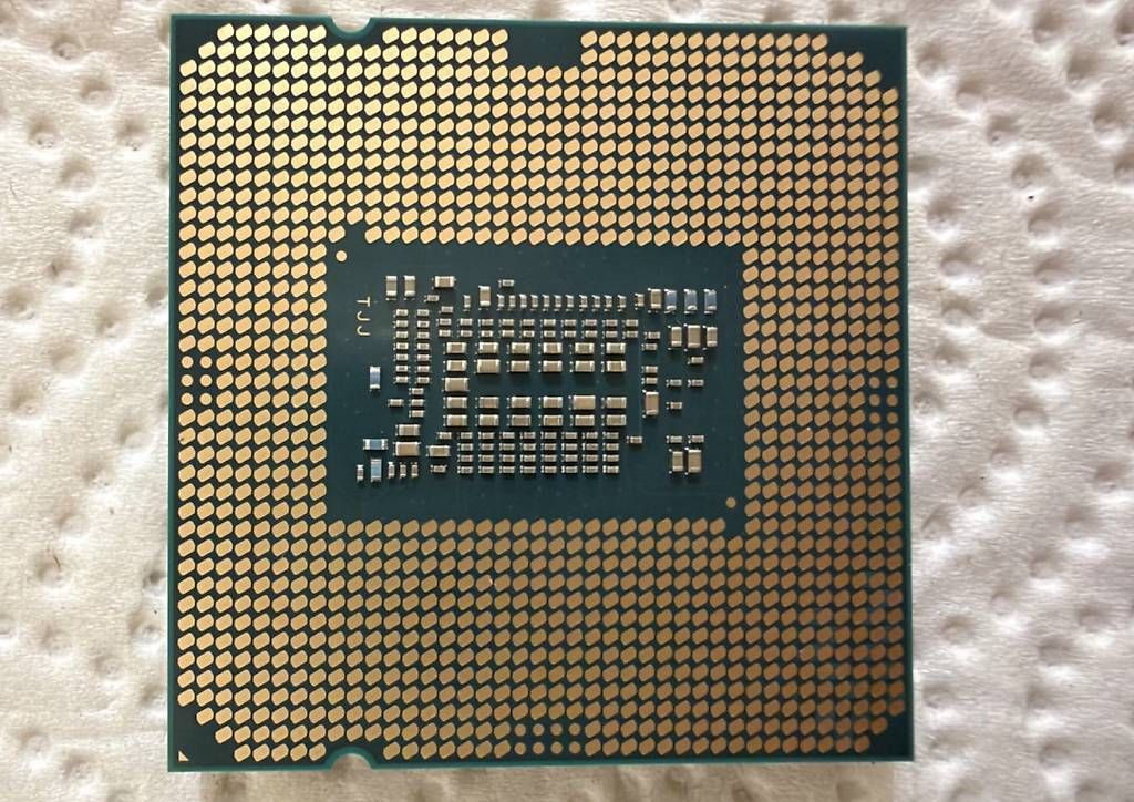 Componenti elettronici: CPU i5 10500 – Usato da Marly venduto da cmn_sny7 1