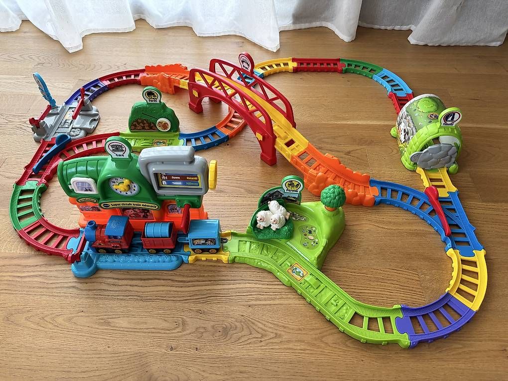 Spielzeuge: Circuit train tut tut bolides  – Gebraucht aus Martigny von tho_s2nk