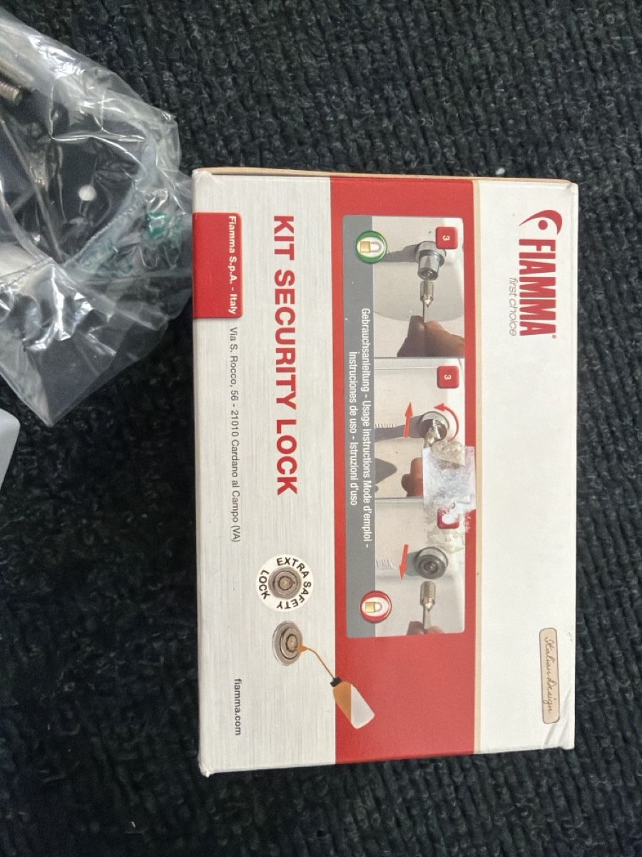 Lucchetti: Fiamma Kit Security Lock Sicherheitsschloss neu – Nuovo e nell'imballaggio originale da Baar venduto da BRCamper