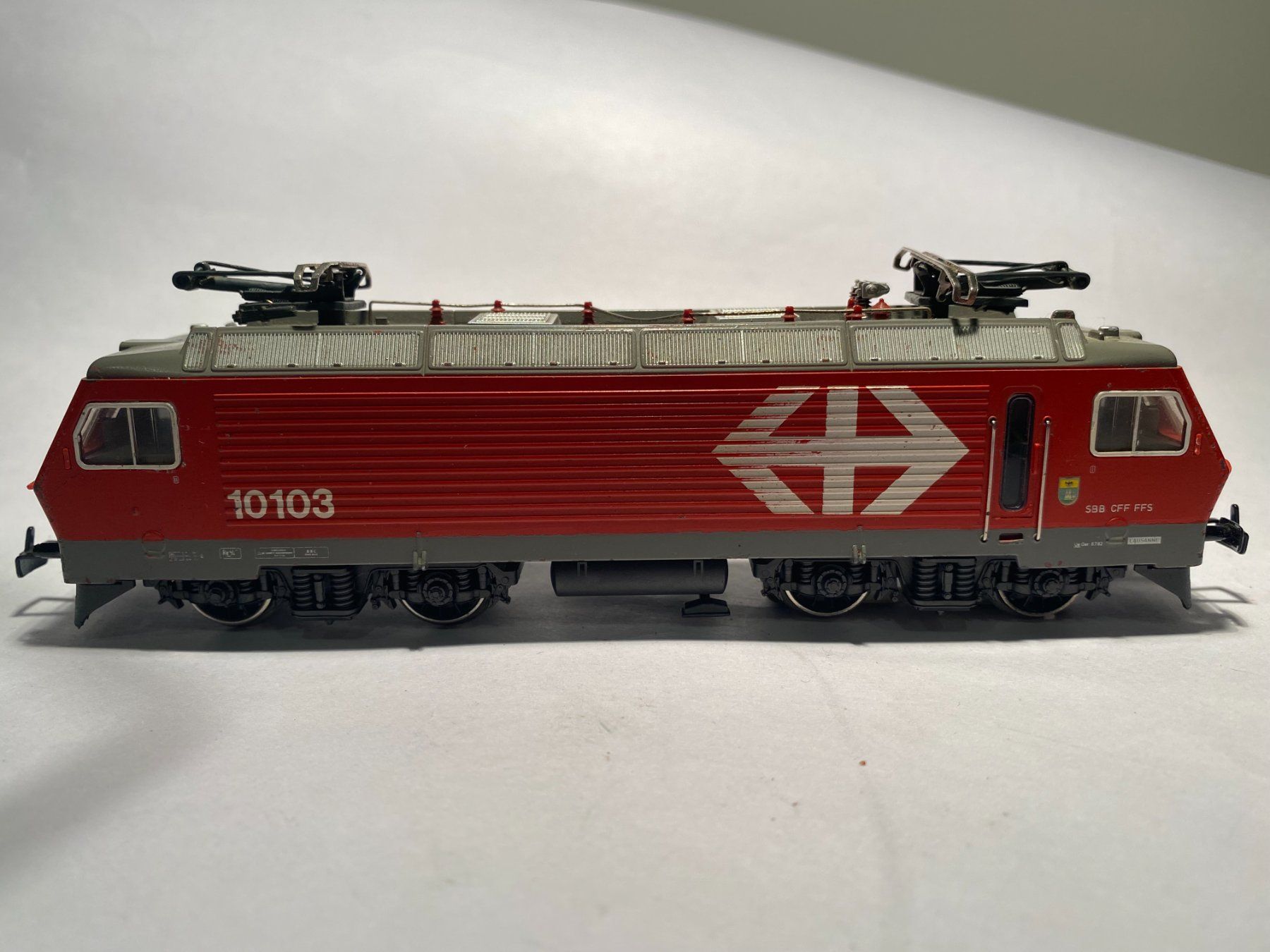 Märklin Modellini di ferrovie: Märklin RE 4/4 10103 Rot, AC Analog – Usato da Buchrain venduto da Modellbahn11 1
