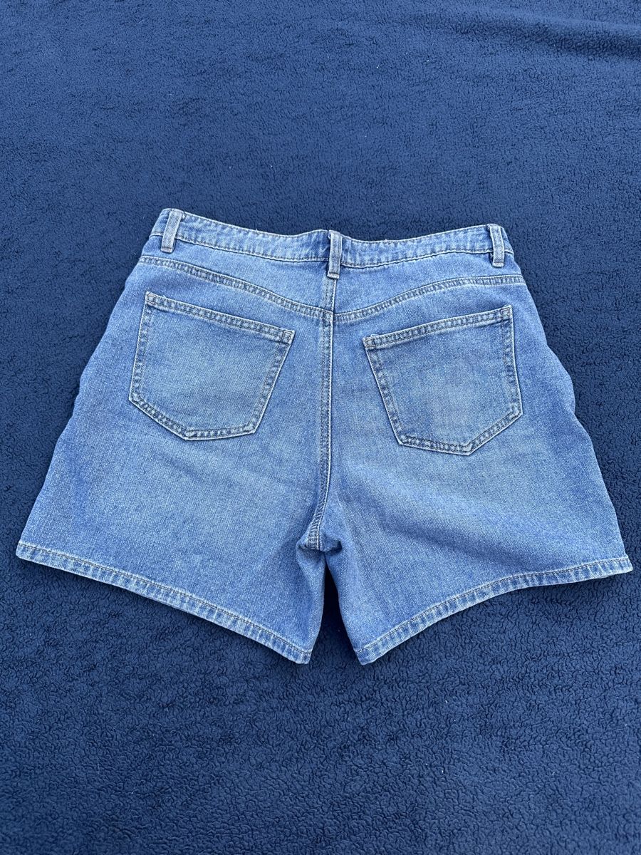 Only Pantaloni: ONLY blue denim shorts Size M  – Nuovo (secondo la descrizione) da Wohlen AG venduto da jes_9c79 2