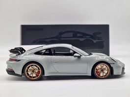 Porsche 911 (992) GT3, Jahrgang 2021, Massstab 1:18