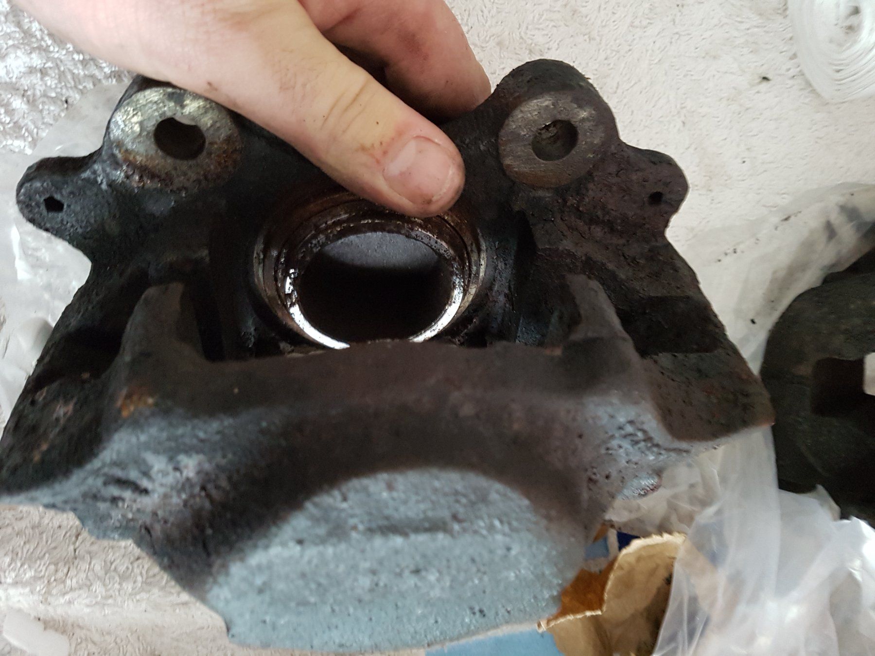 Tutti pezzi di ricambio auto: Bremszangen Set vorne/hinten. – Usato da Belp venduto da Guadalupe84 3