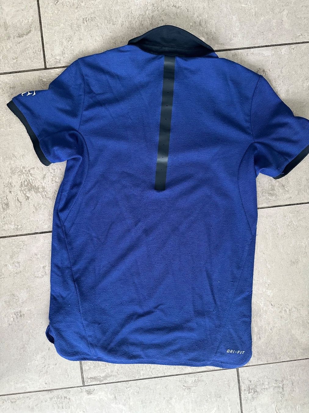 Nike Camicie, T-shirt & Polo: Tennisshirt Nike/Federer Gr. 128 – Usato da Bolligen venduto da chaetzli1133 1