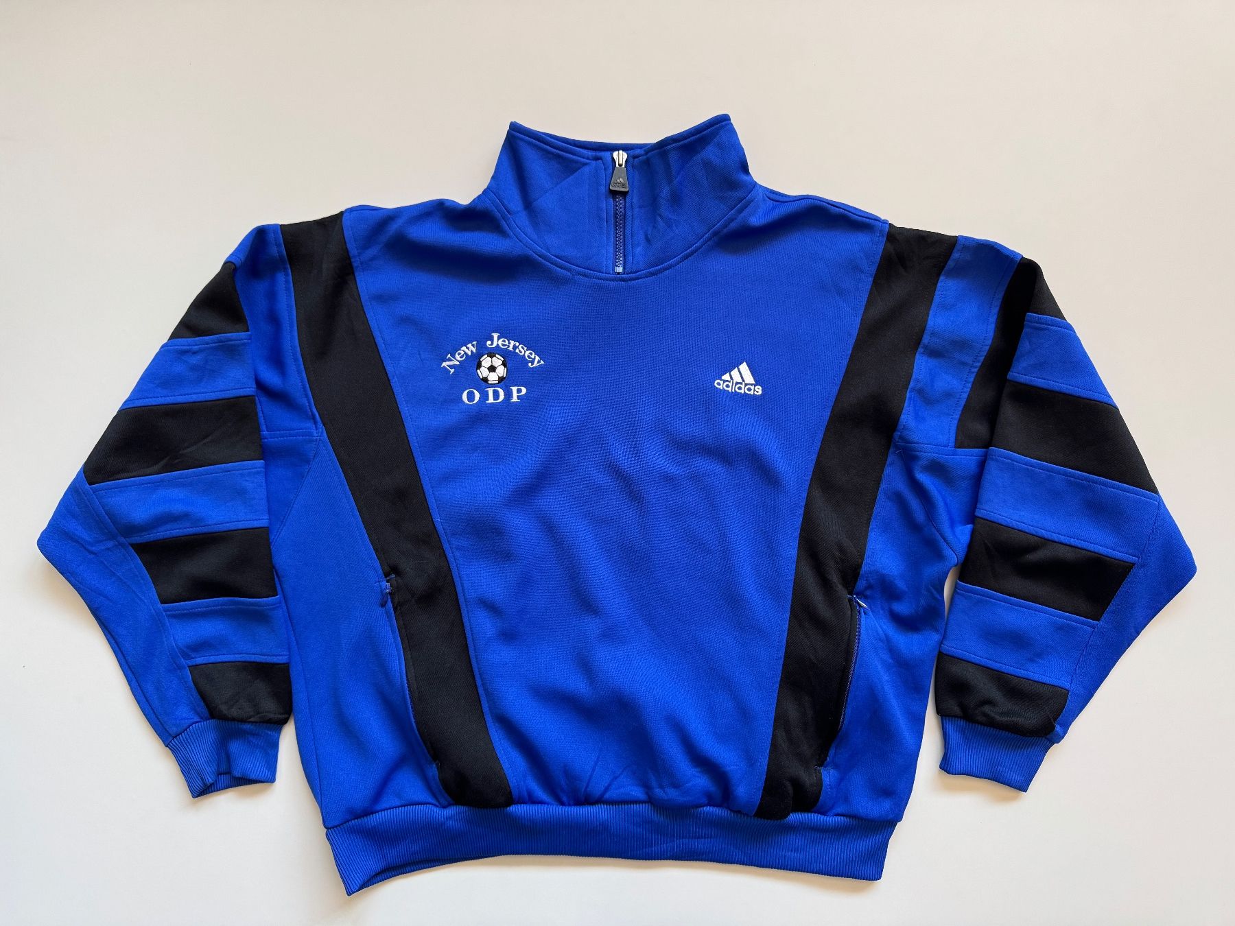 Adidas Maglioni & Felpe: Vintage 1990 Adidas sweatshirt pullover zip Sz M / L – Usato da Neuchâtel venduto da _Easy_to_Find_