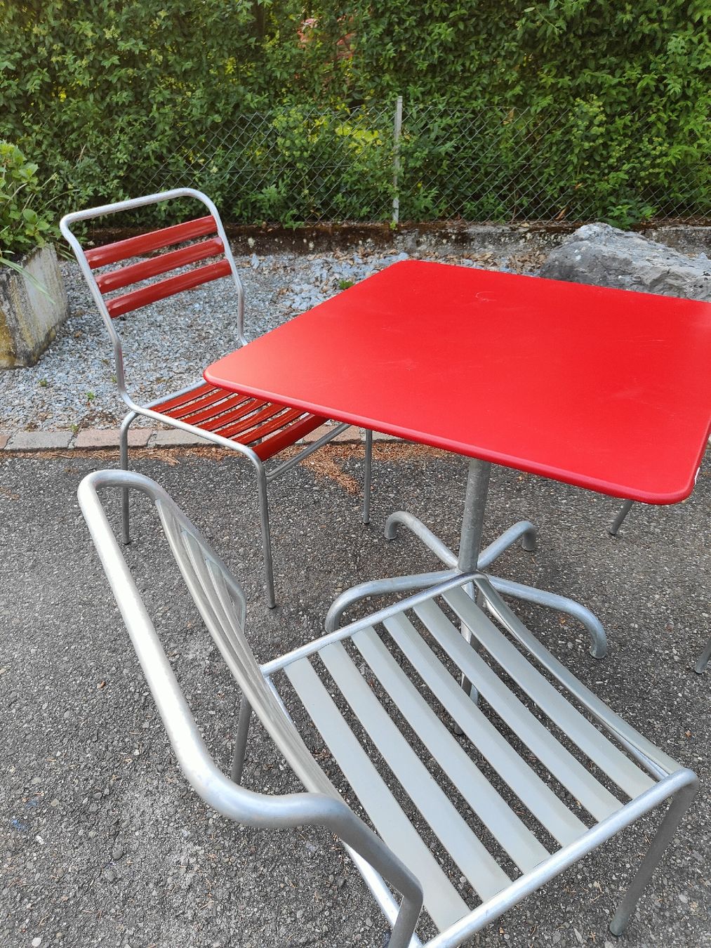 Schaffner Set di tavolo e panche: Schaffner Rigi -Tisch mit Lättlistühlen – Usato da Mellingen venduto da Artrena 7